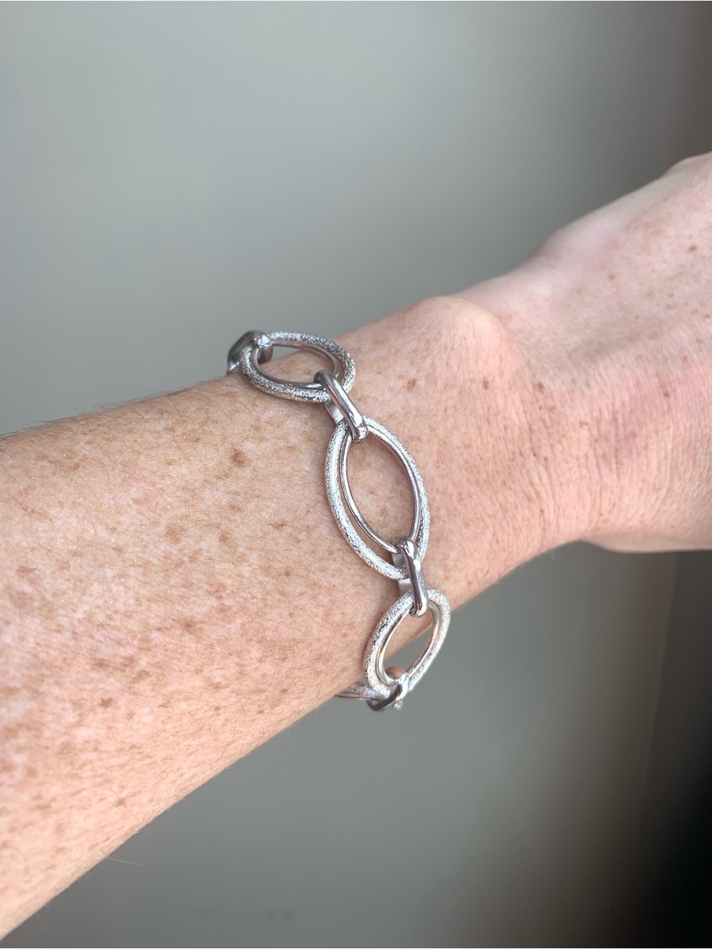 Monet Silver Tone Toggle Link Bracelet Textured Oval Links 7.5” Vintage Style